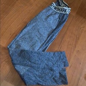Gym shark leggings